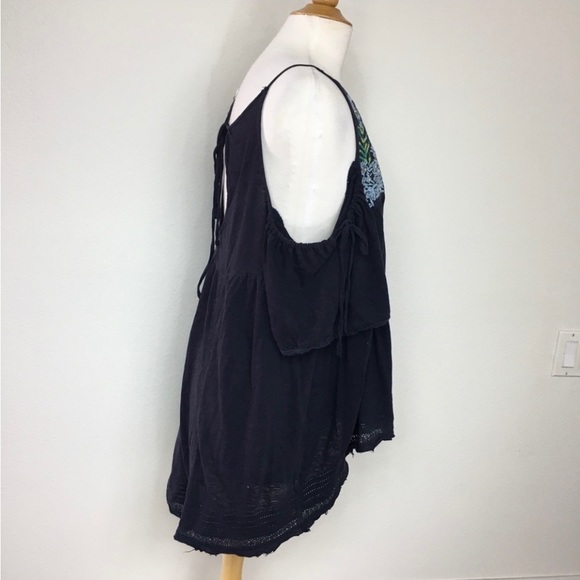 Free People Navy Floral Embroidered Cutout Shoulder Tunic Top Size Large Hippie - Picture 4 of 16